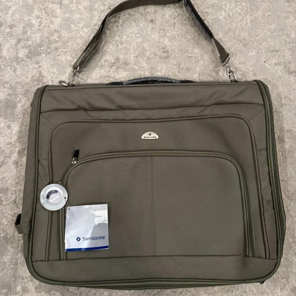 NEW Samsonite Aspire Lite Garment Bag Formal Clothes Suits Dresses Travel GREEN